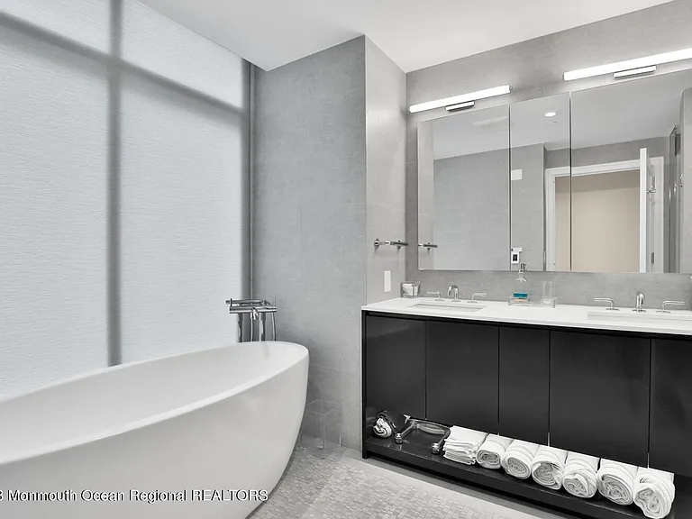 20 Melrose Ter #206 — Photo 13