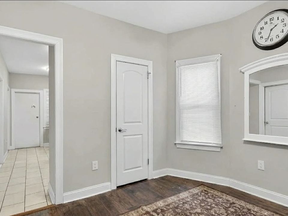1st image of 441 S Clinton St Floor 2