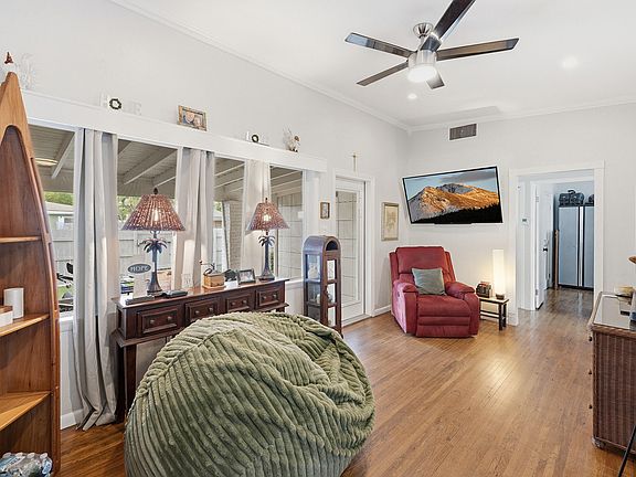 5th image of 516 SW 15th Street #1-1