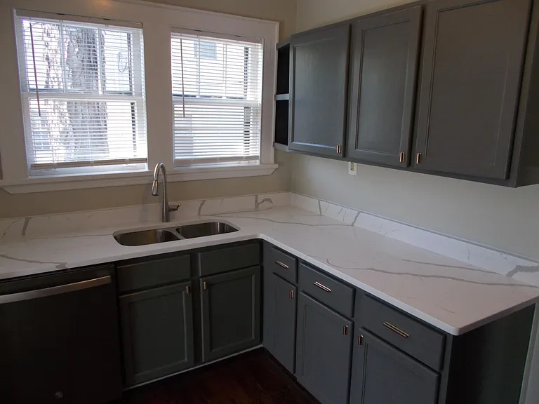 1812 Martin St — Photo 11