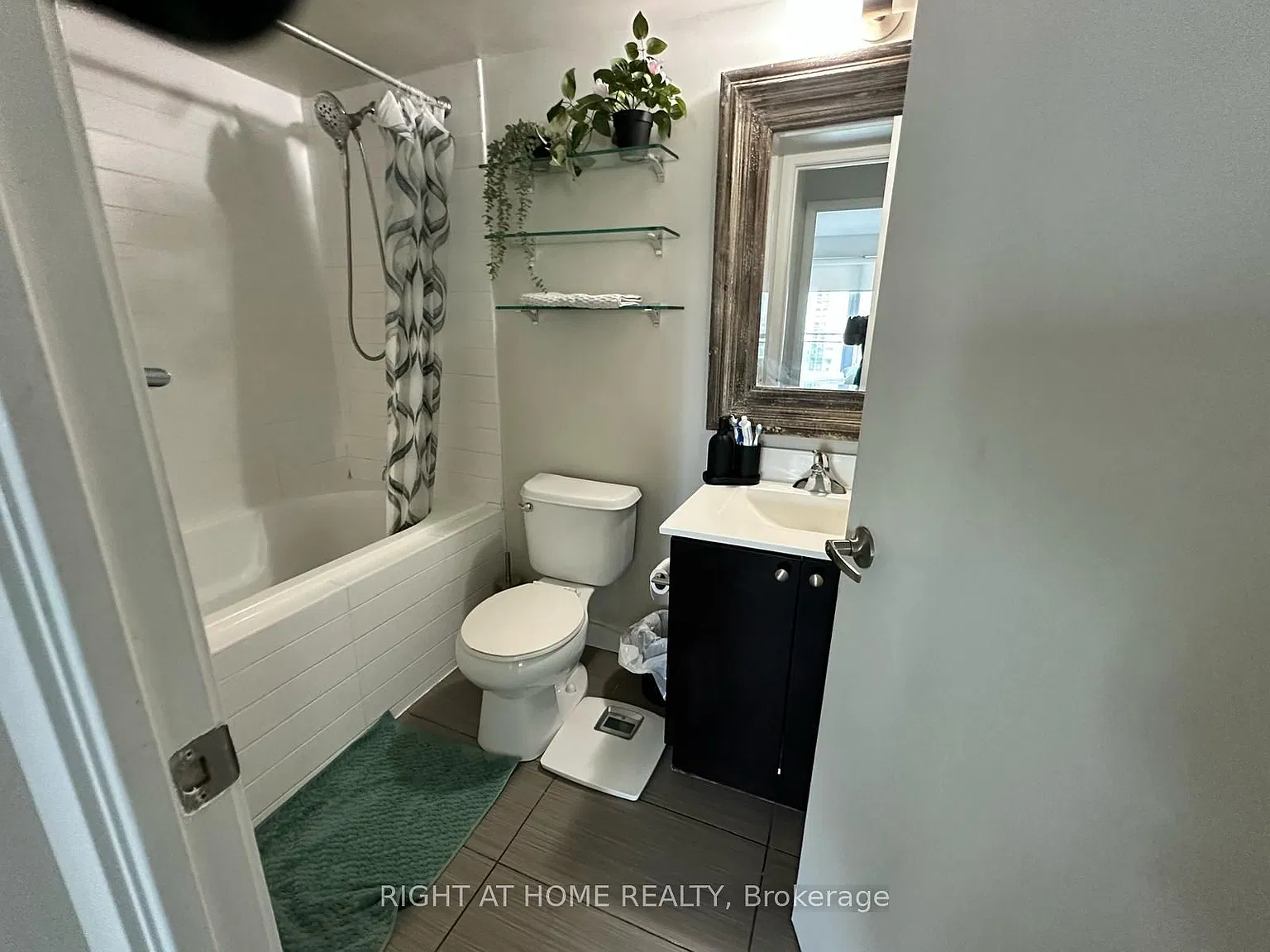1 bed, $2,500 — Photo 2