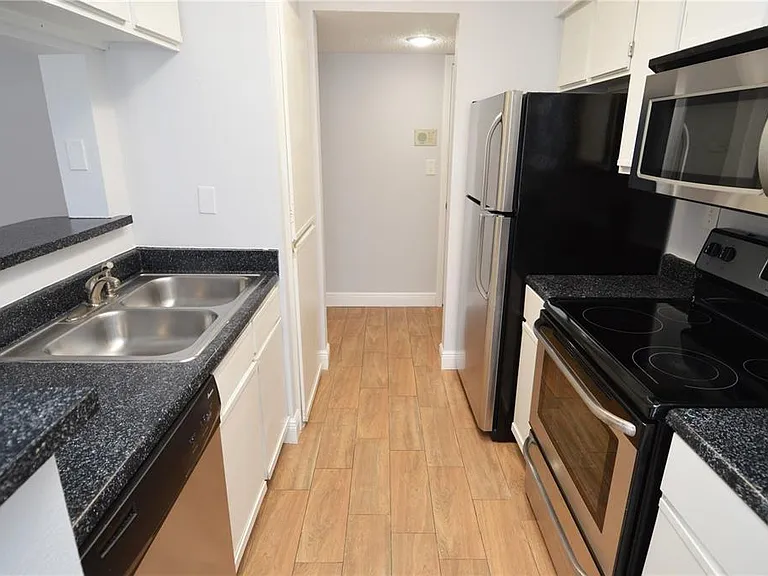 8722 Mallard Reserve Dr #102 — Photo 9