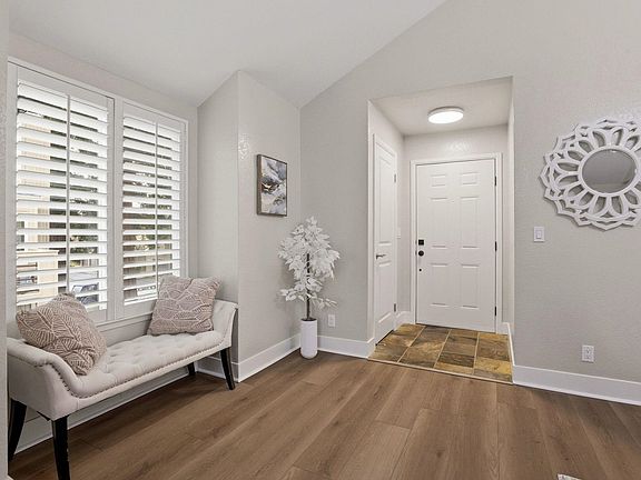 4th image of 309 S Overlook Dr