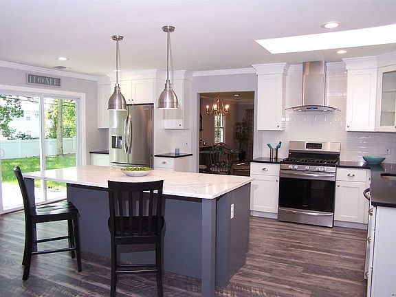 4th image of 178 Sycamore Cir