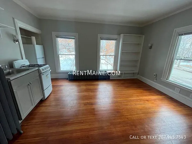 24 Grove St #E — Photo 8