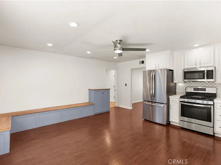 9472 Karen Cir — Photo 5