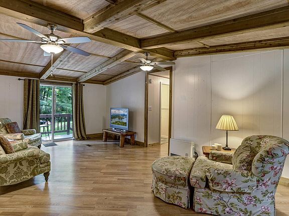 5th image of 143 Leisure Woods Ln