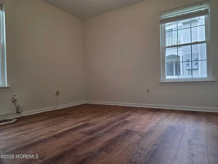 129 Tulip Ln — Photo 7