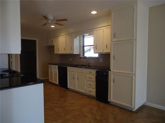 3rd image of 5614 Trail Crest Dr