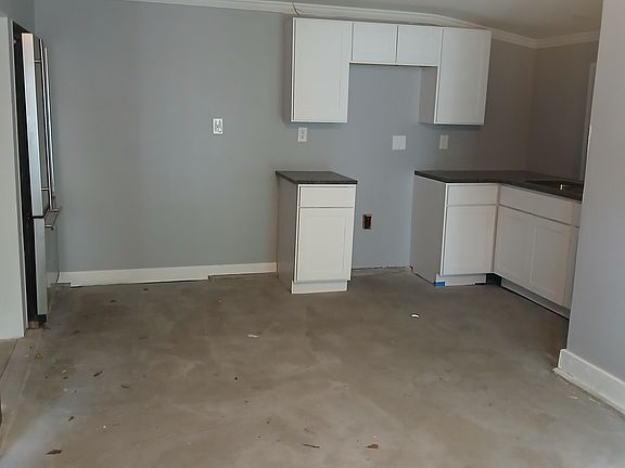 4th image of 617 1/2 Lafayette St #1/2