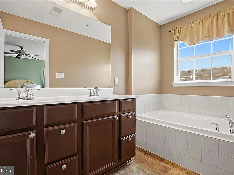 111 Sandpiper Ct — Photo 16