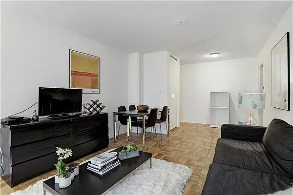 Sold by WIRE International Realty | media 17