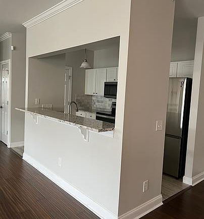 2nd image of 1945 Tara Ct APT 203