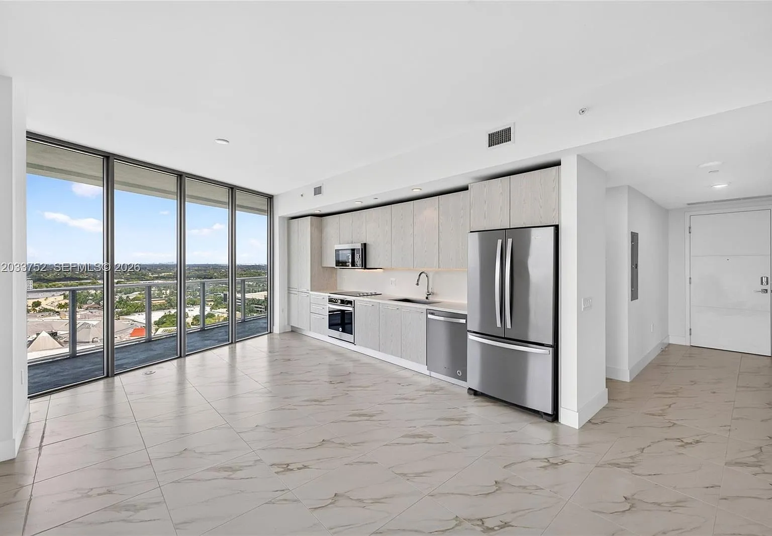 Metropica North Tower One — Photo 3