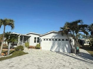 818 Via Del Sol, N Fort Myers, FL 33903