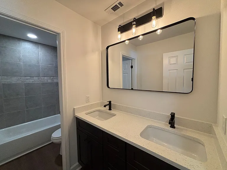 8 Southern Oaks Dr — Photo 2