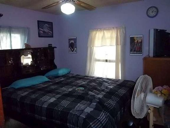4th image of 720 E 9th Street