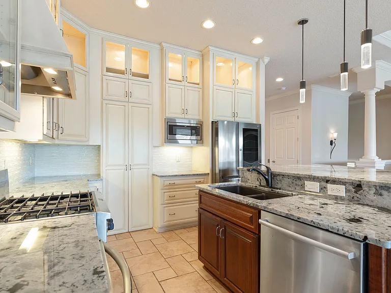 262 Yacht Harbor Dr — Photo 31