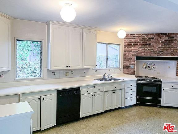4th image of 13429 Tiara St