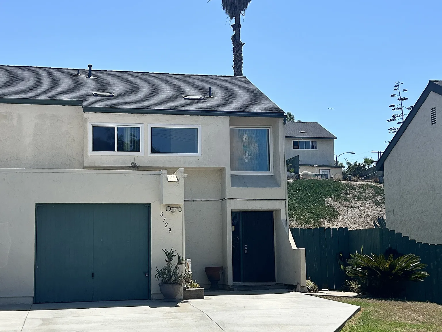 3 bed, 2.5 bath, 1179 sqft, $3,195 — Photo 2