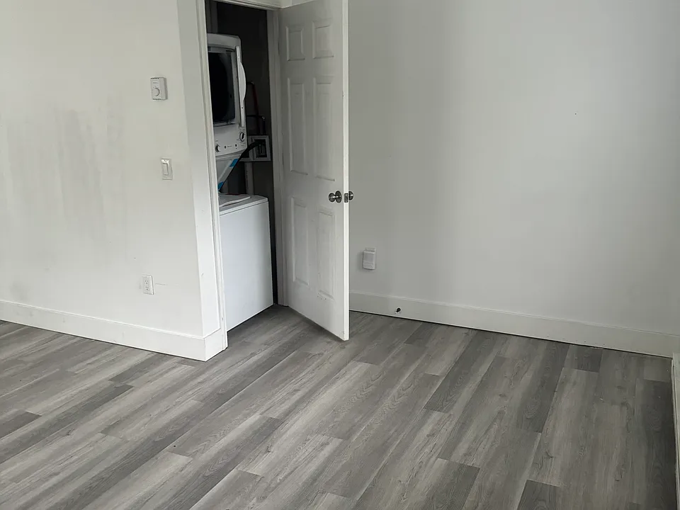 107 Center St #1