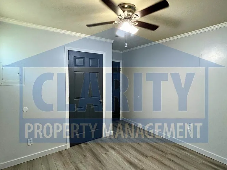 580 Dooley St NE — Photo 8