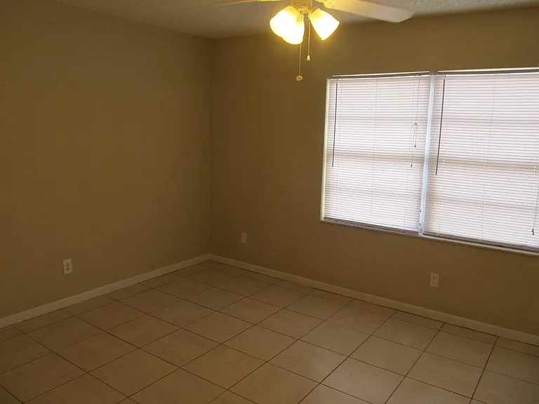2215 Elizabeth Dr — Photo 7
