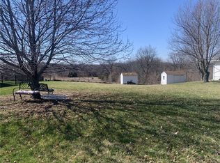 606 Liberty Rd, Smithville, MO 64089