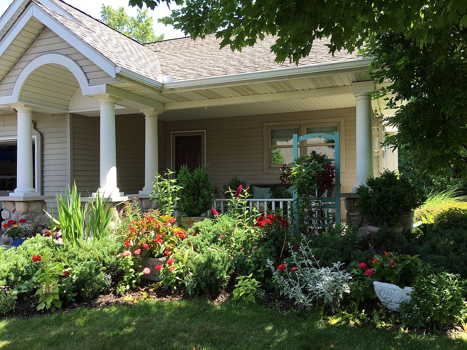 Front Porch of Condo