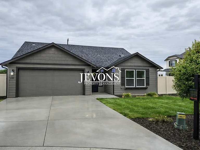 6101 Ian Ave — Photo 1