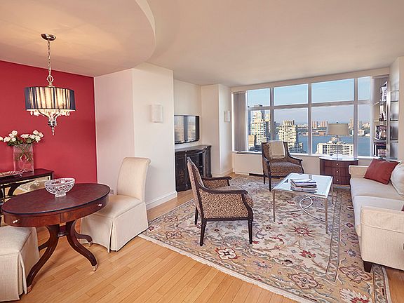 2nd image of 160 W 66th St APT 32J
