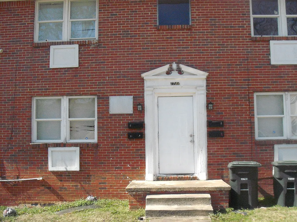 7744 Madrid Ave #C