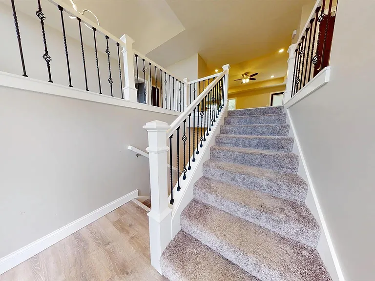 3755 SW Summerfield Dr — Photo 2