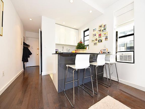 5th image of 214 E 11th St APT 5C