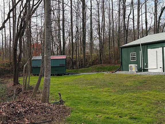 5th image of 825 Maple Creek Rd