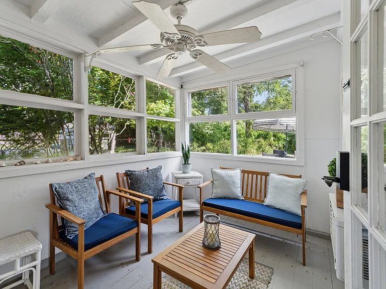 36 Lamb Ave — Photo 4