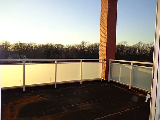 Rented by Bahar Management | media 6