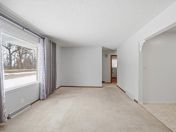 5th image of 1604 S Forest Rd