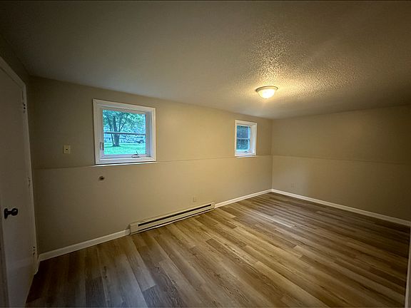 Master Bedroom / BR 1