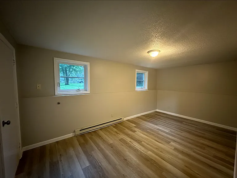 Master Bedroom / BR 1