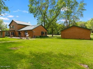 1823 N Ketelle Dr NE, Osakis, MN 56360
