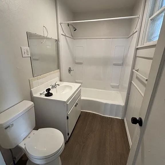702 Washington St #9 — Photo 3