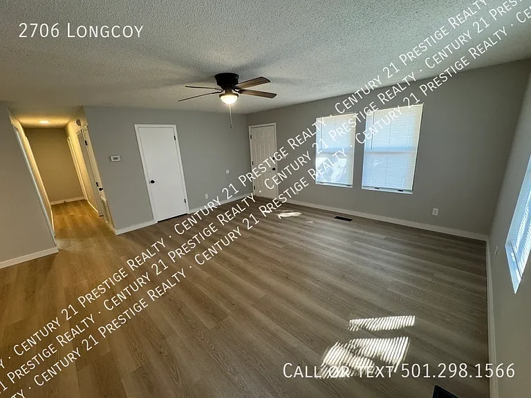 2706 Longcoy St — Photo 3