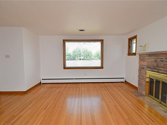 4th image of 156 Cresthaven Dr