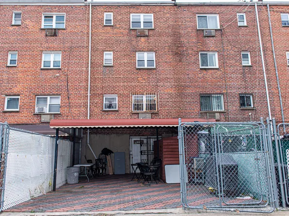 995 Warwick Street image 15 of 16