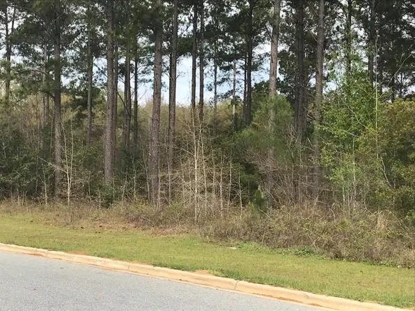 1712 River Pointe Dr, Albany, GA 31701
