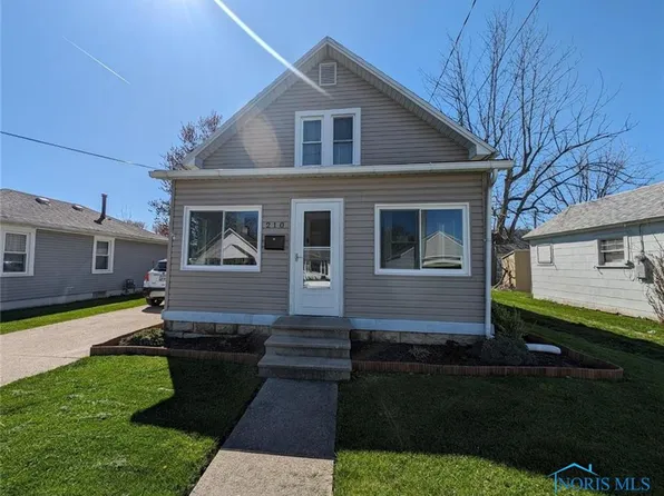 210 Walnut St, Pt Clinton, OH 43452