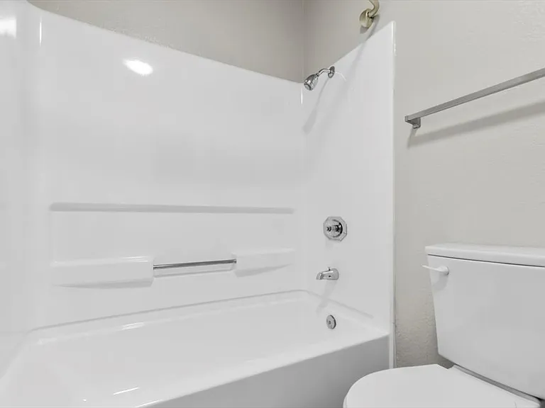 Heather Downs Apartments — Photo 19