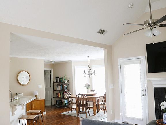 4th image of 48 Hillwood Court