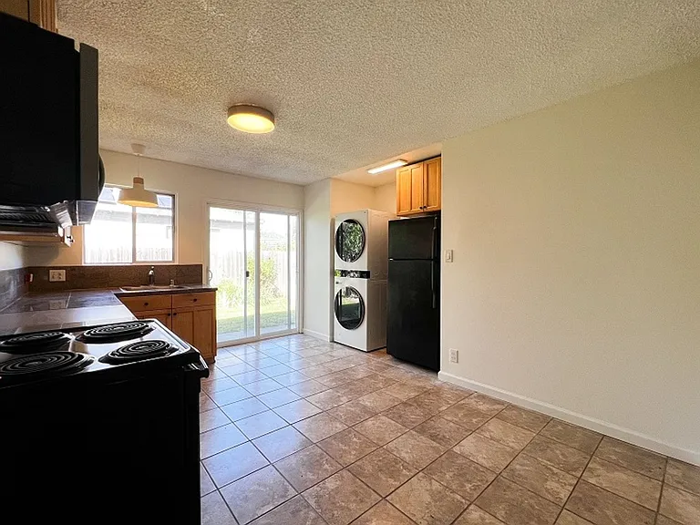 Vallejo Street, 1107 ** — Photo 5